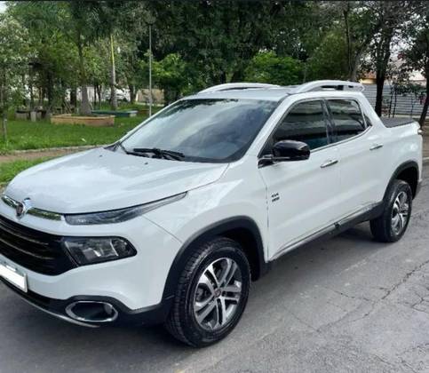 FIAT TORO 2.0 16V TURBO DIESEL VOLCANO 4WD AT9 FIAT TORO 2.0 16V TURBO DIESEL VOLCANO 4WD AT9